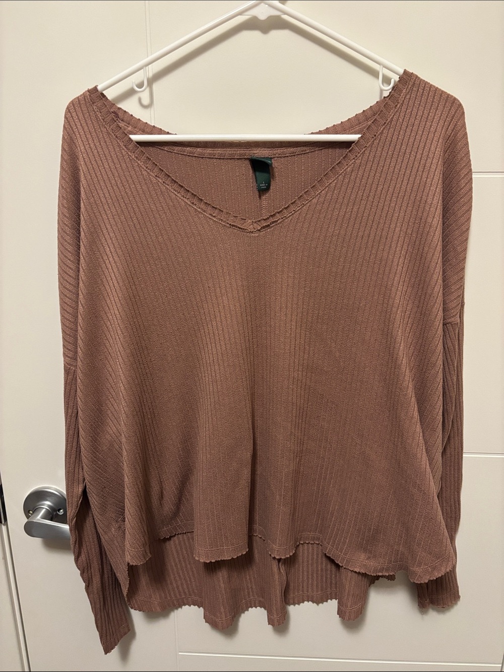wild fable mauve ribbed V-neck sweater top